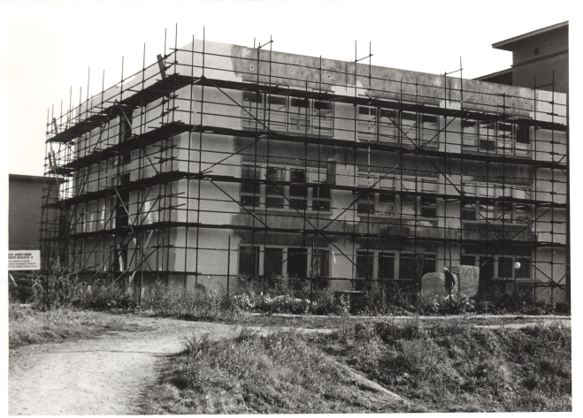 Stavba byla dokončena o dva roky později. Na počátku nového školního roku 1989/1990 mohlo proběhnout slavnostní otevření nových školních budov.